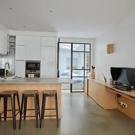 Chez Julie - Republique Apartment *